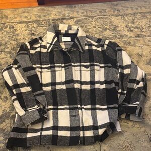 Old Navy Black & White Plaid Button-Up Shacket